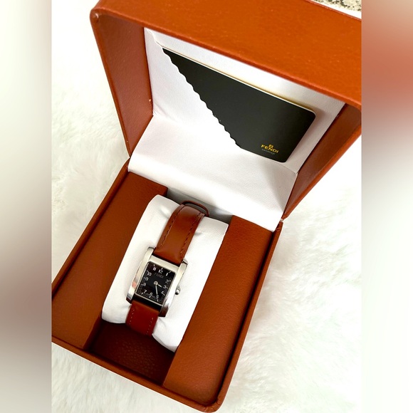 Authentic FENDI ladies wristwatch 🖤🧡 - Picture 8 of 12